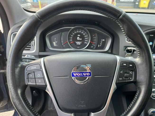 Volvo V60 2,0 T5 Benz. 240KM Automat w bardzo dobrym stanie