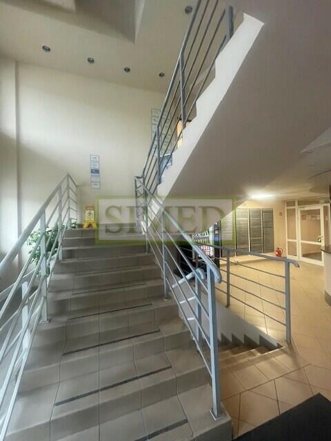 Pokój biuro ok 37 m 2 ,ochrona, monitoring,parking