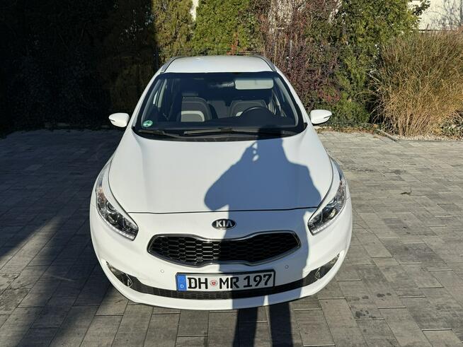 Kia Cee'd Zadbana bezwypadkowa - przepiękny perłowy kolor !