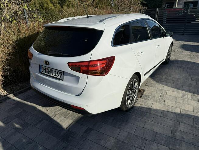 Kia Cee'd Zadbana bezwypadkowa - przepiękny perłowy kolor !