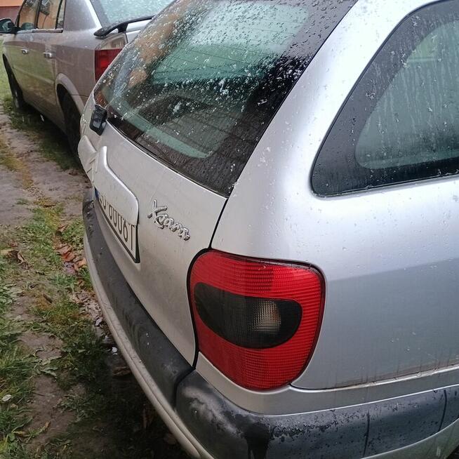 Citroen Xsara lampy przednie tylne.