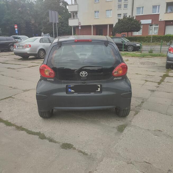 Syndyk sprzeda samochód osobowy Toyota Aygo