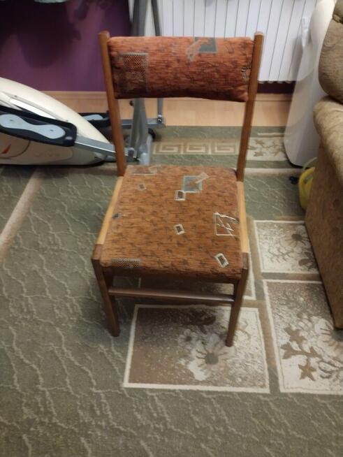 sprzedam cztery krzesła