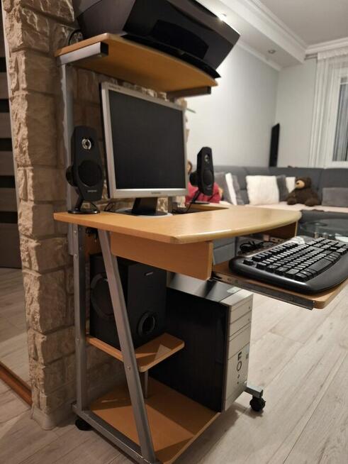 Zestaw komputerowy + biurko