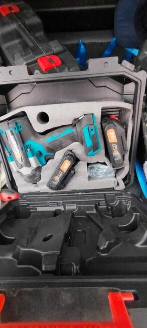 Narzędzia nowe i używane.