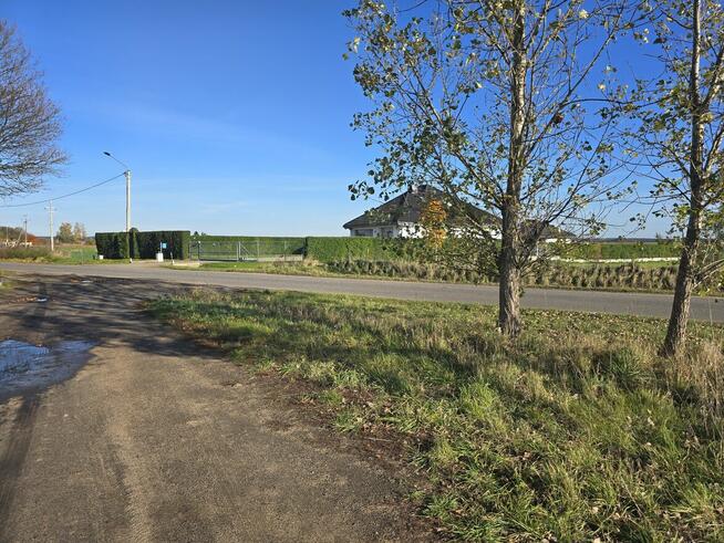 Działka budowlana o powierzchni 1094 m2 cena 68 000 zł