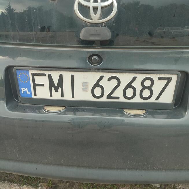 Syndyk sprzeda samochód osobowy Toyota Aygo