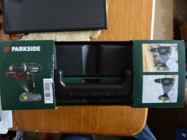 Zestaw PARKSIDE PSBSA 20-Li C3 z 2 aku 2Ah i 4Ah i ład 2,4A