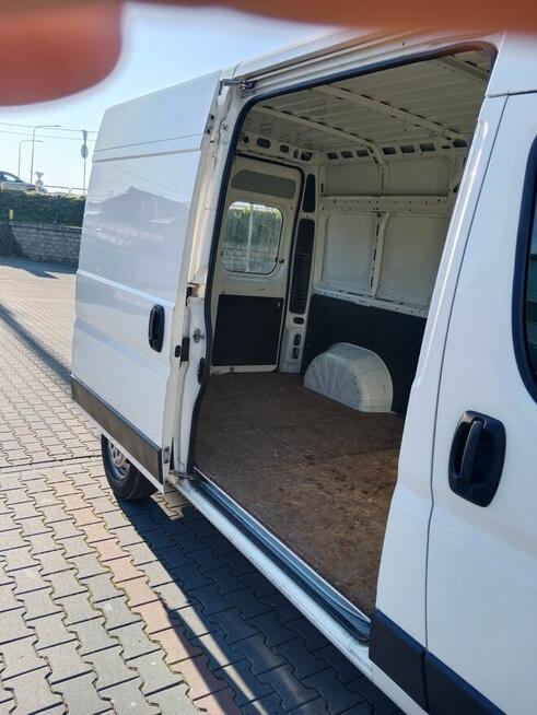 Sprzedam samochód dostawczy