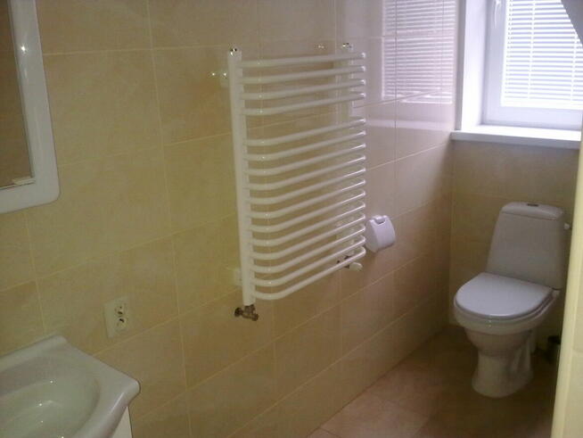 Samodzielny pokój z łazienką wynajmę dziewczynie Kraków - Po