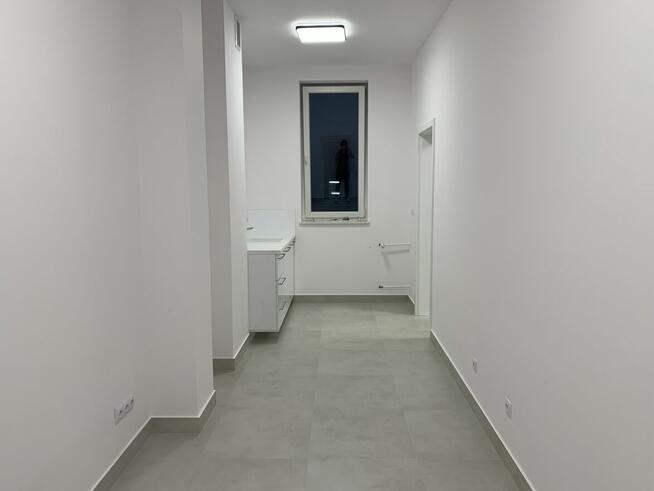 Stanowisko do Manicure w lokalu kosmetycznym