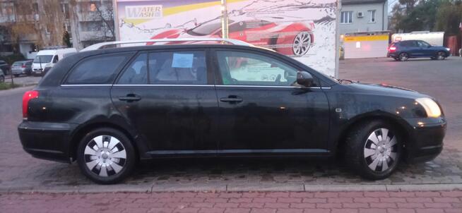 avensis 1,8 lpg opłacona z hakiem klima 4xel szyby do jazdy