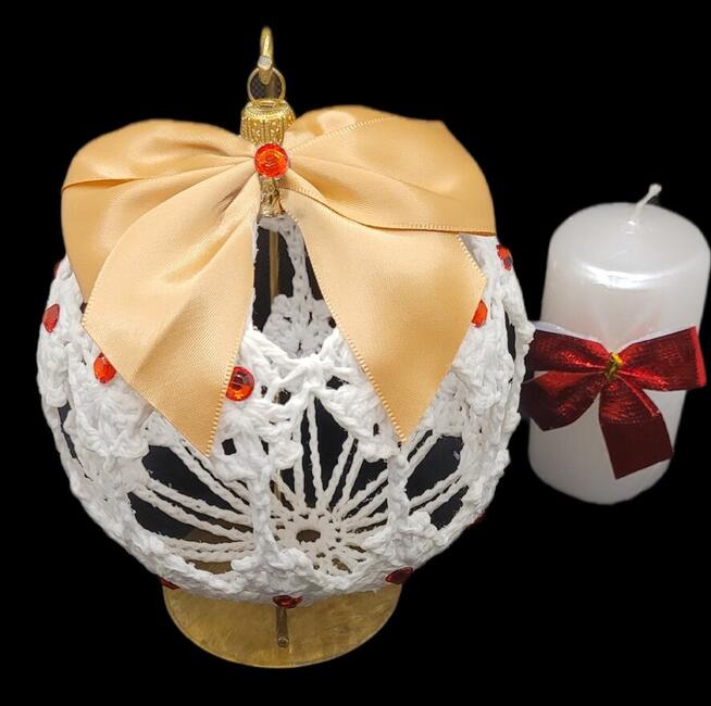 Bombka na stojaku ręcznie wykonana