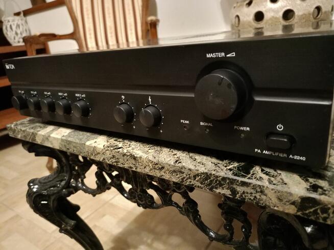 Wzmacniacz TOA A-2240 CE Cyfrowy 240 Watt