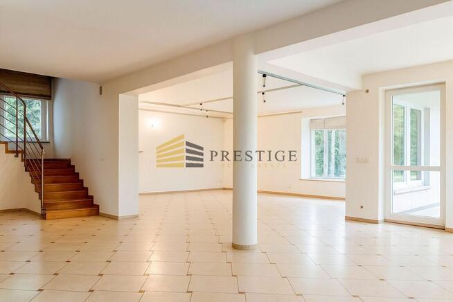 Przestronny dom do wynajęcia w Konstancinie.