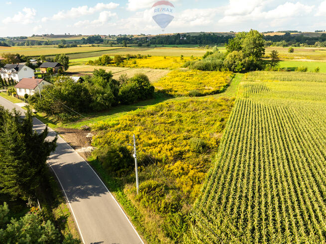Płaska, prostokątna działka 33 km do Krakowa