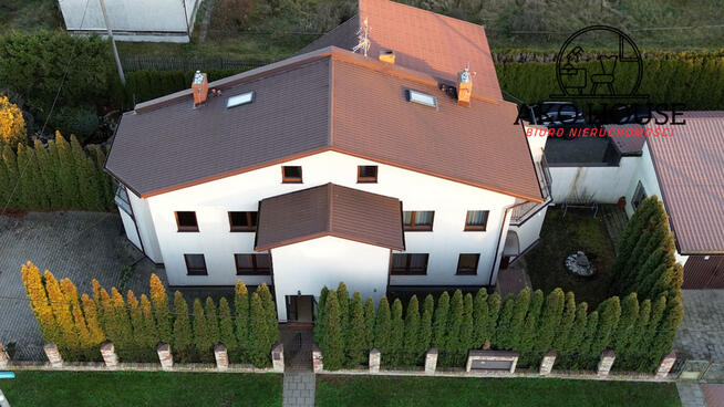 Dom 240 m² pod inwestycję – 4 lokale + 2 garaże!