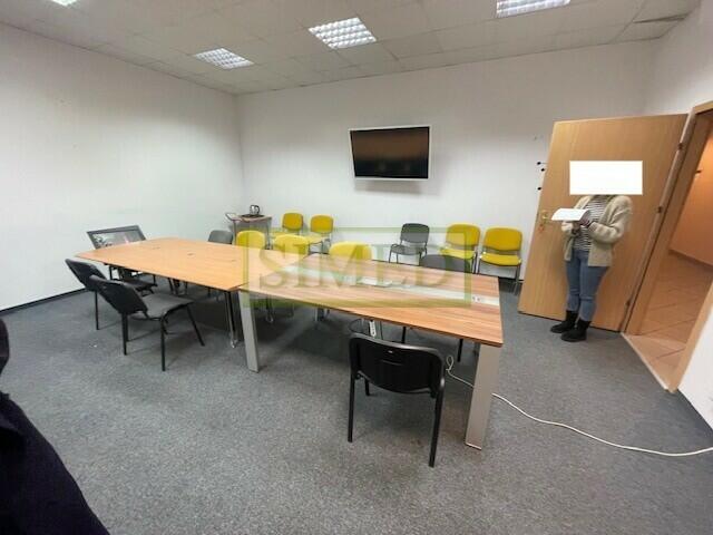 Małe biuro, sala konferencyjna,parking,24h,ochrona