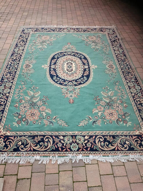 Zestaw trzech dywanów , cena za całość