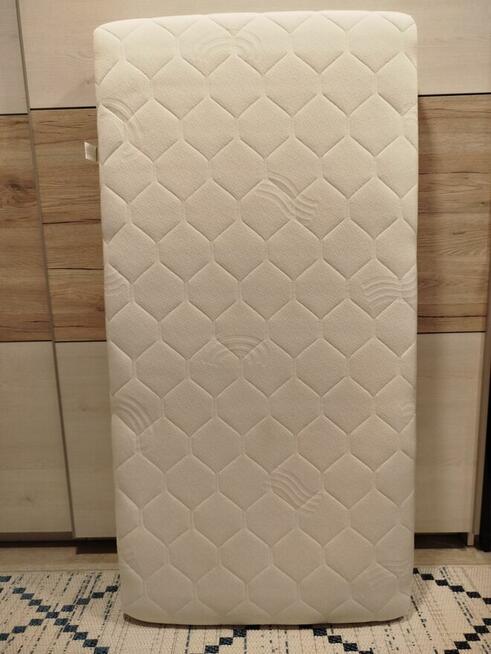 Sprzedam materac do łóżeczka dziecięcego