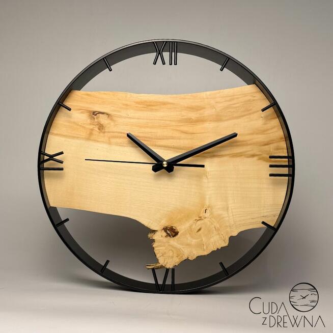 Zegar w obręczy - nowoczesny dodatek do wnętrza