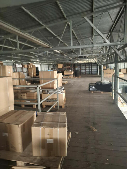 Piaseczno 1250 m2. Magazyn + antresola + pawilon biurowy