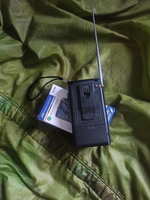 Kieszonkowe Radio globalne FM AM(MW) SW z latarką LED,