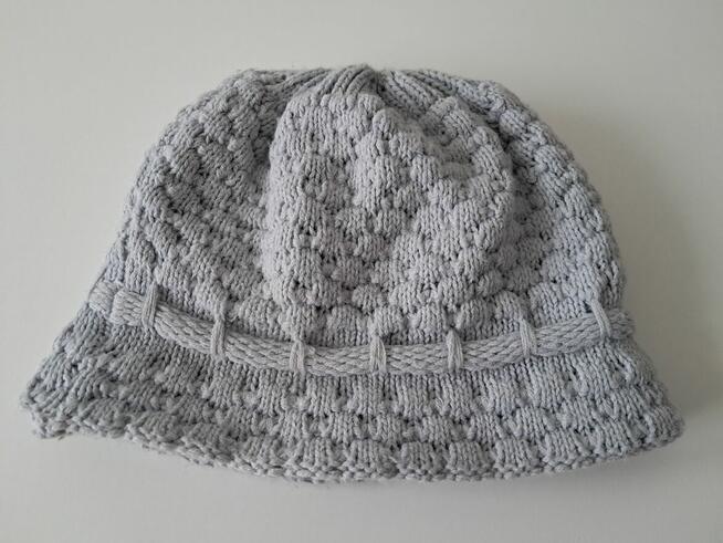 Czapka – kapelusik, wełniana, do sprzedania