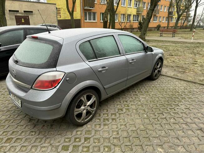 Sprzedam Opla Astrę H 2006.1.6 benzyna ,gaz.