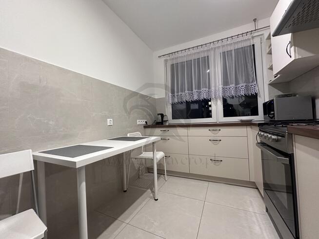 Drodzy Państwo, witamy w naszym skromnym studiu TV