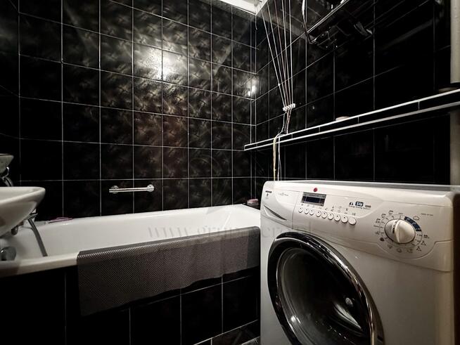 Drodzy Państwo, witamy w naszym skromnym studiu TV