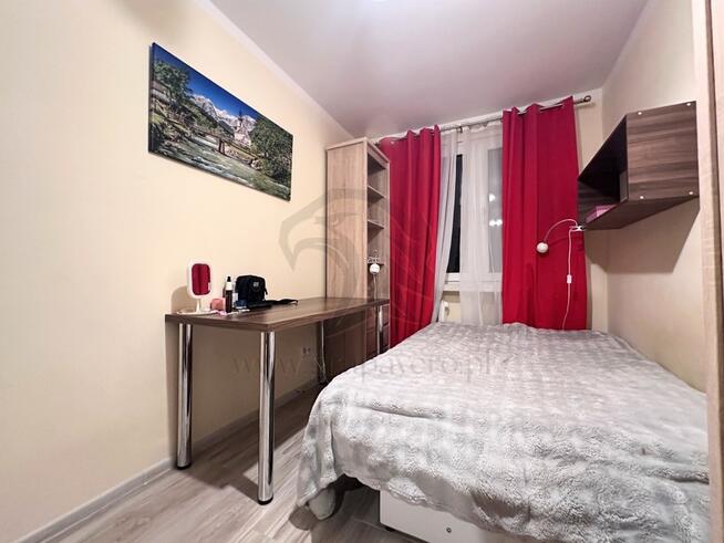 Drodzy Państwo, witamy w naszym skromnym studiu TV