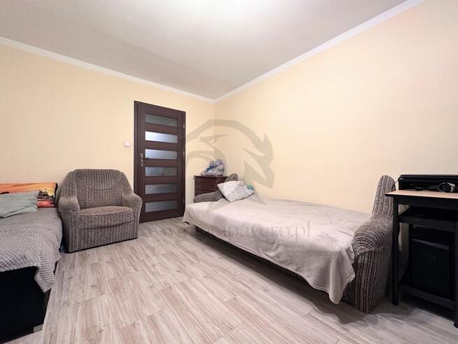 Drodzy Państwo, witamy w naszym skromnym studiu TV