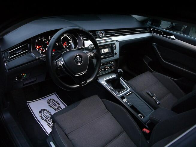 Volkswagen Passat Stan b.dobry Ledy Navi 100%bezwypadkowy z Niemiec Gwarancja 12m