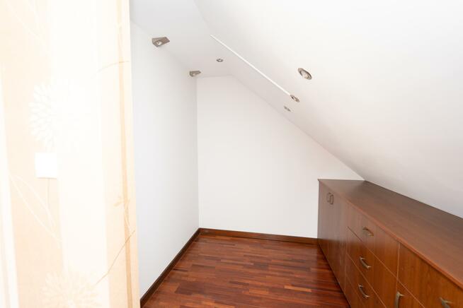 Dom Żerniki Wrocławskie gm. Siechnice, Miodowa