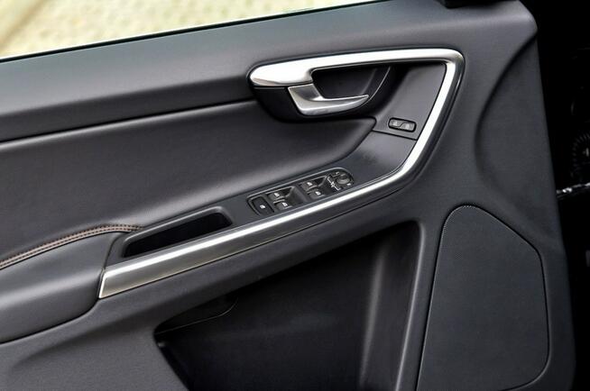 Volvo XC 60 LiFT 2,0 D3 5-Cilindrów Ledy Digital Navi Skóra Grzana Mały Przebieg