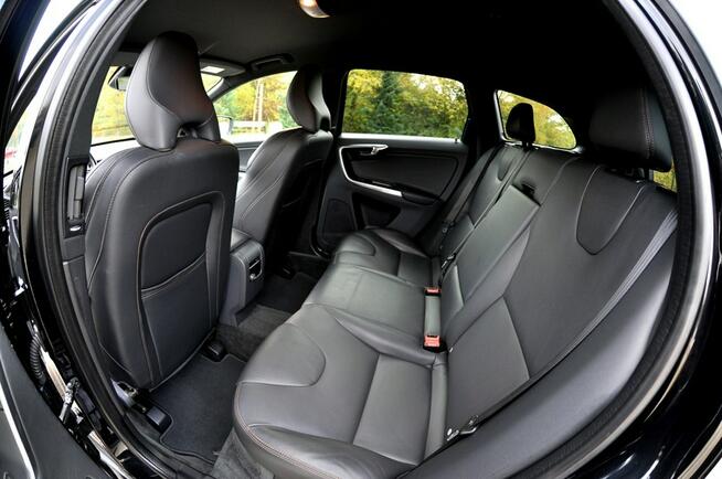 Volvo XC 60 LiFT 2,0 D3 5-Cilindrów Ledy Digital Navi Skóra Grzana Mały Przebieg