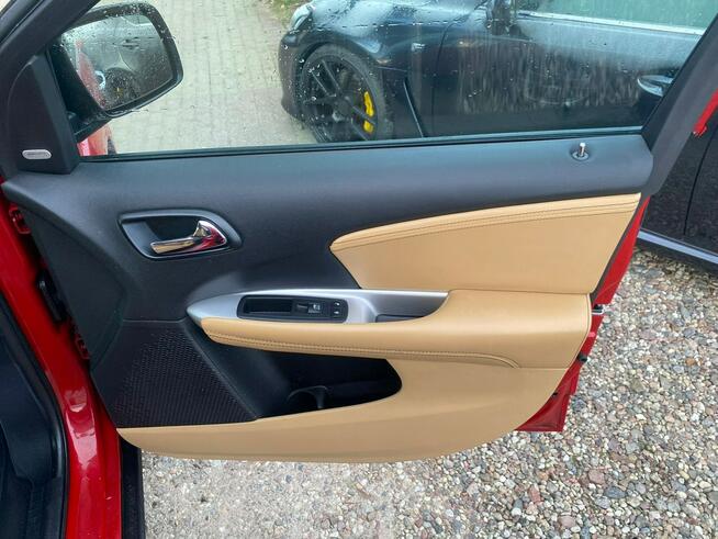 Fiat Freemont 2.0d 170 KM AWD 7 os. DVD skóry Navi kamera fiull opcja 147tys km gwar