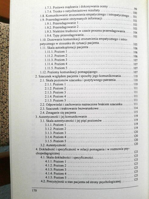 Komunikacja w relacjach niesienia pomocy - L. Macario