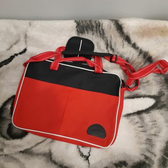 Torba na laptopa do 15 używana czerwona tanio