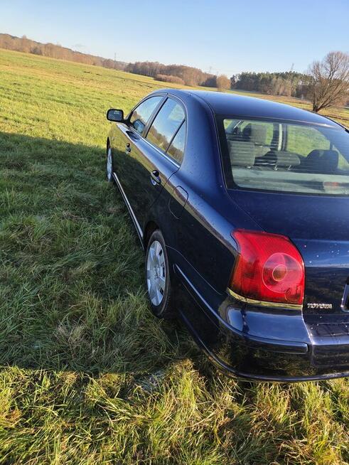 Sprzedam Toyote Avensis