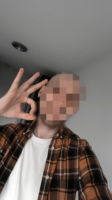 Młody chłopak dla starszej kobiety