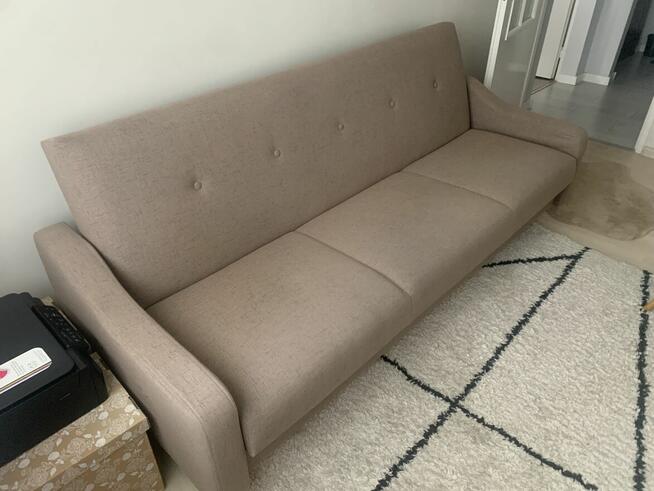 Wersalka w kolorze beżowym