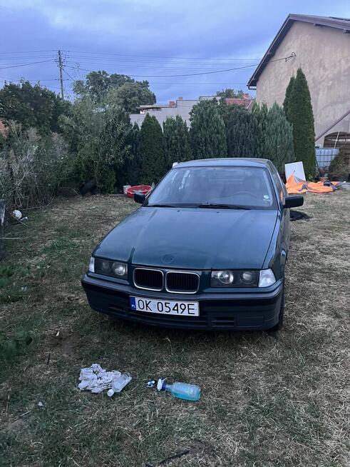 sprzedam bmw e36 sedan 1.6
