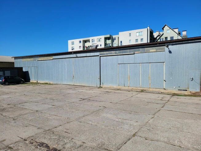 Piaseczno 1250 m2. Magazyn + antresola + pawilon biurowy