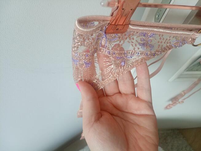 Luksusowy pas do pończoch