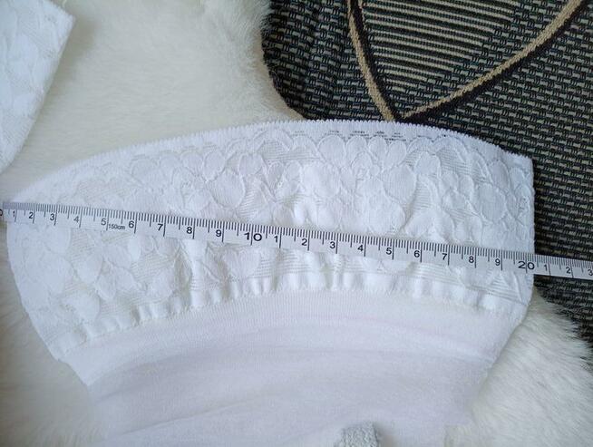 Nylonowe pończochy vintage