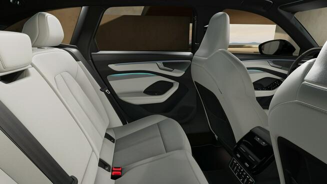 Audi A6 LeasingOd104%_Matrix_Pneumatyka_OśSkrętna_HeadUp_B&O_Kamera360_S Line