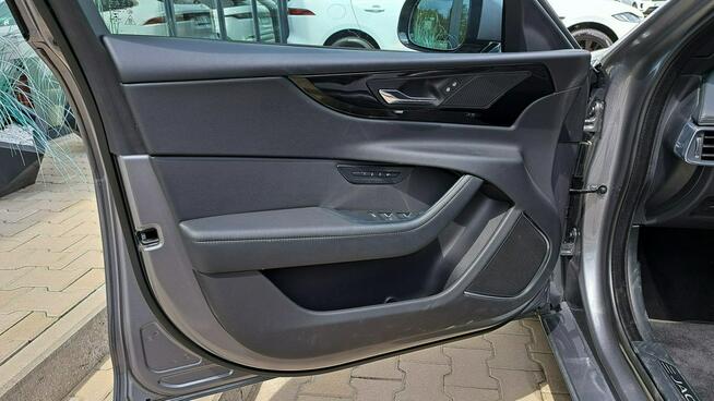 Jaguar XE 2.0D I4 204 KM AWD Auto SE 2023 EigerGrey SalonPL FV23%