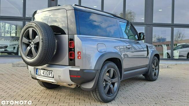 Land Rover Defender MY24 3.0P I6 400 KM AWD Auto SE 90 EigerGrey AutoDemonstracyjne
